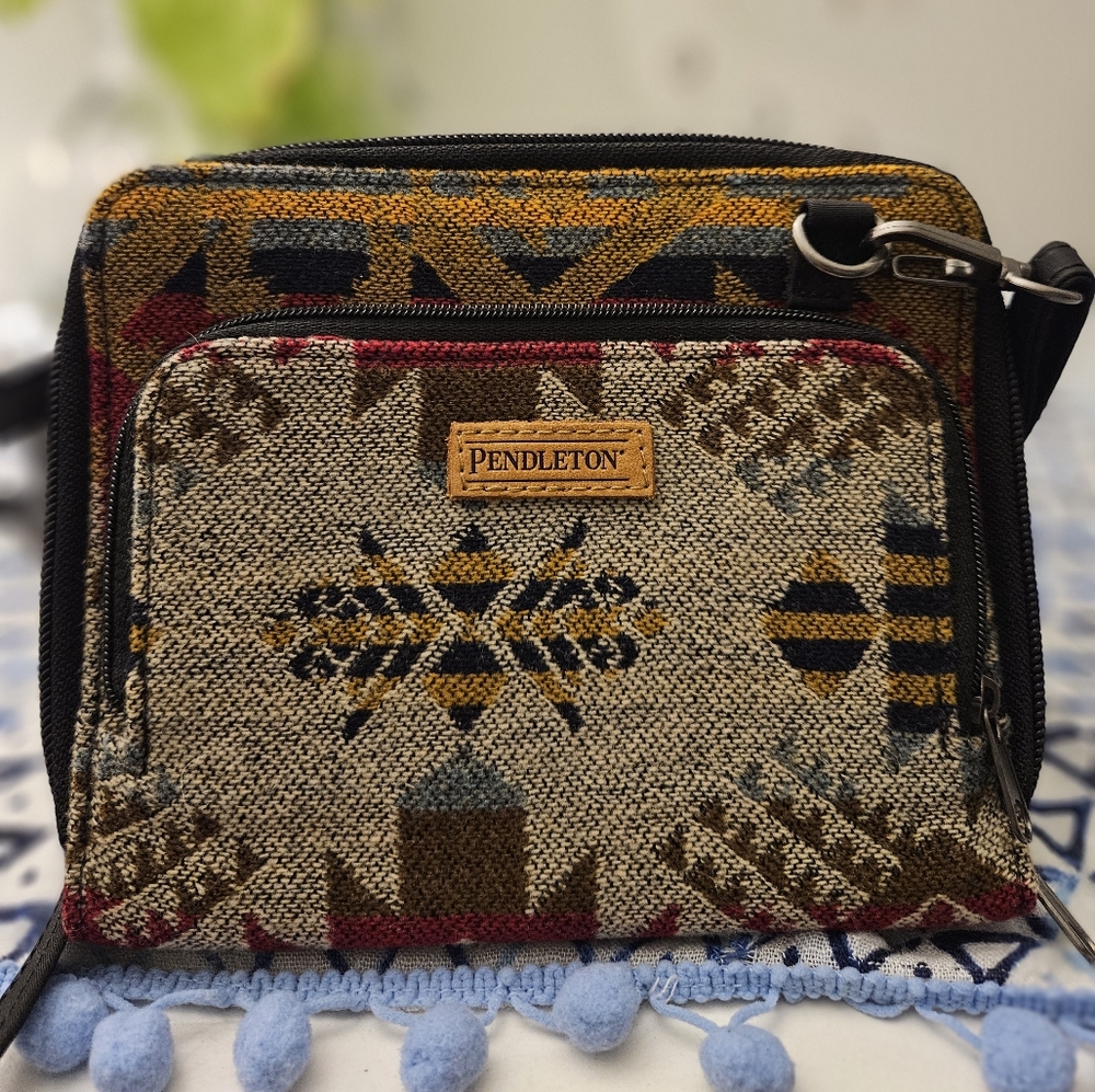 Pendleton Crossbody Organizer
